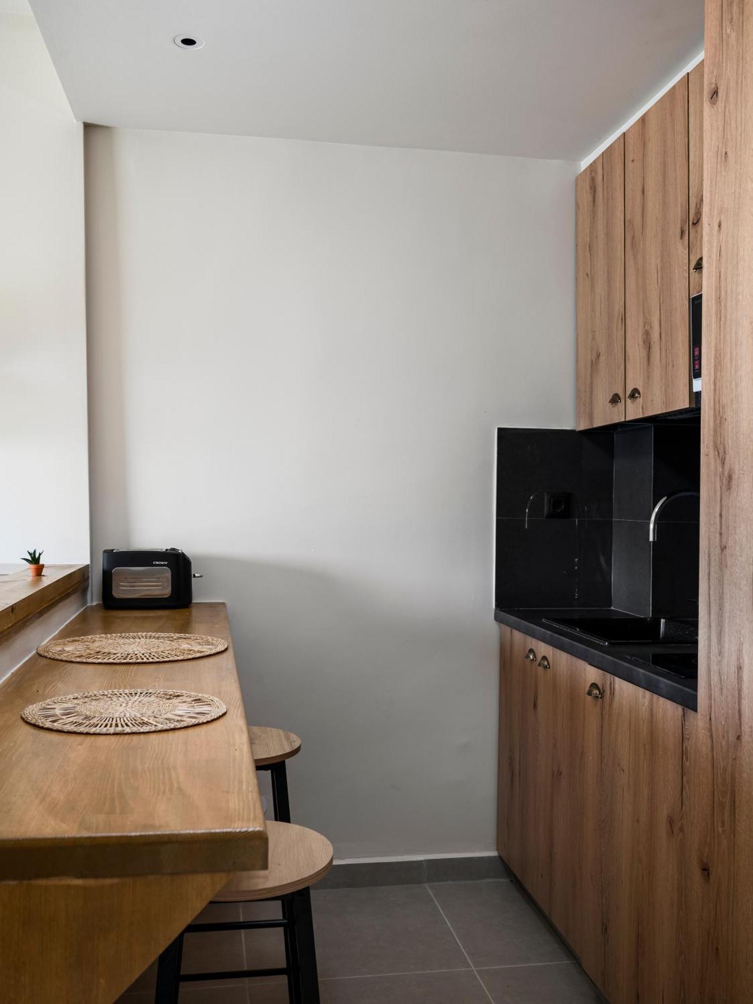 Loadstar Rooms & Suites Kontokali Ngoại thất bức ảnh